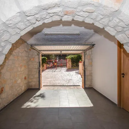 Stone Edge Homestead *